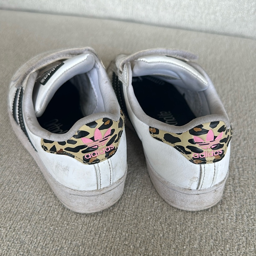 Adidas Superstars w/Leopard detail